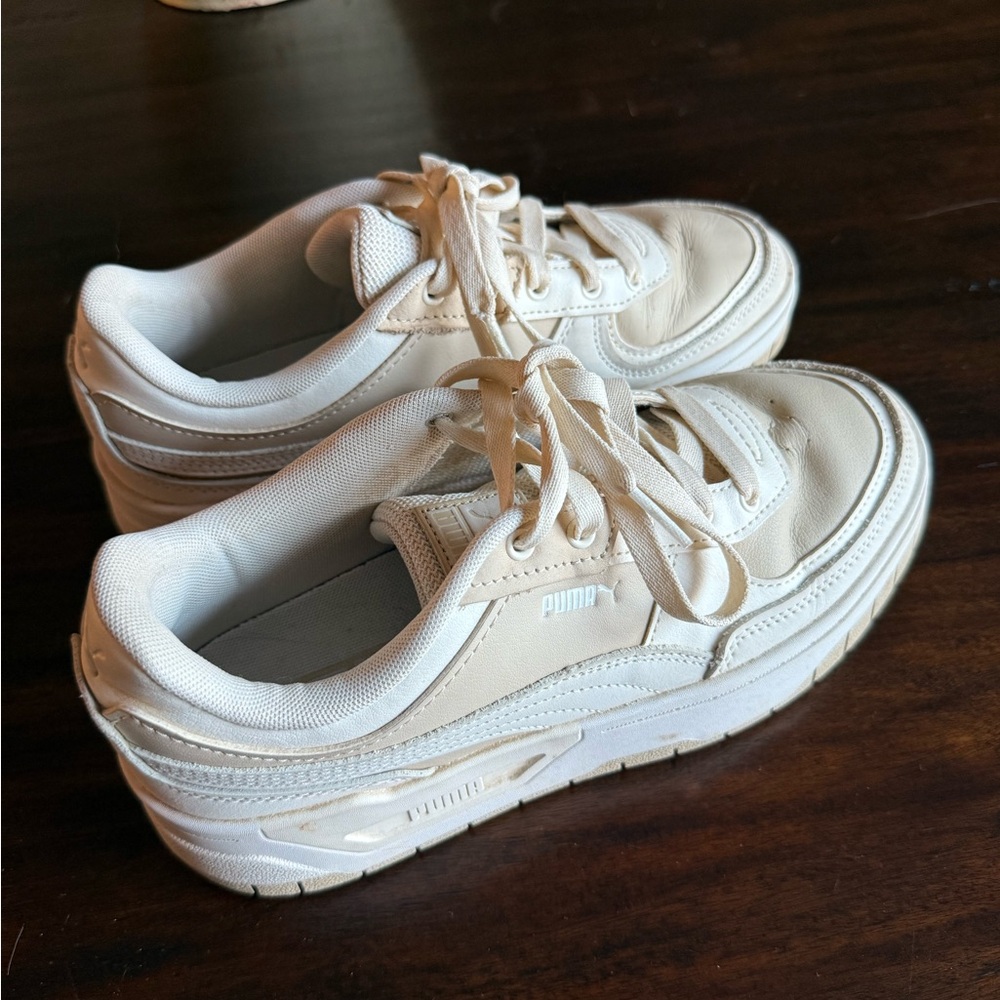 Beige puma sneakers